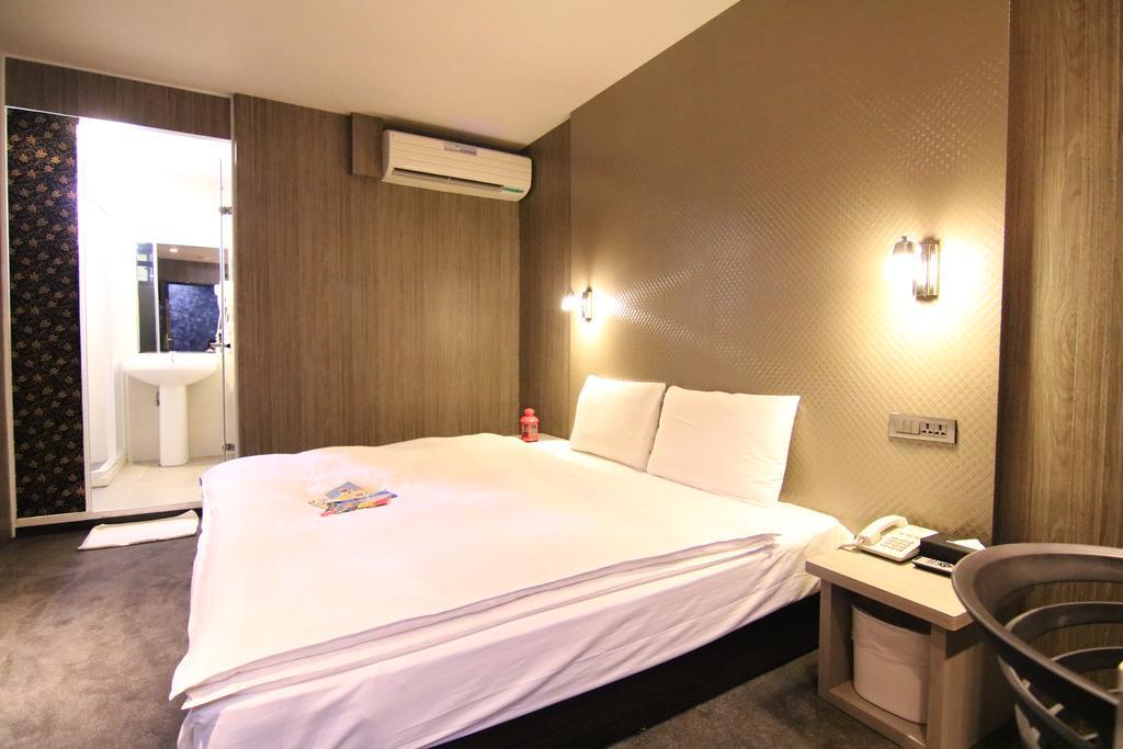 Ximen 101 - S Hotel Taipei Bagian luar foto