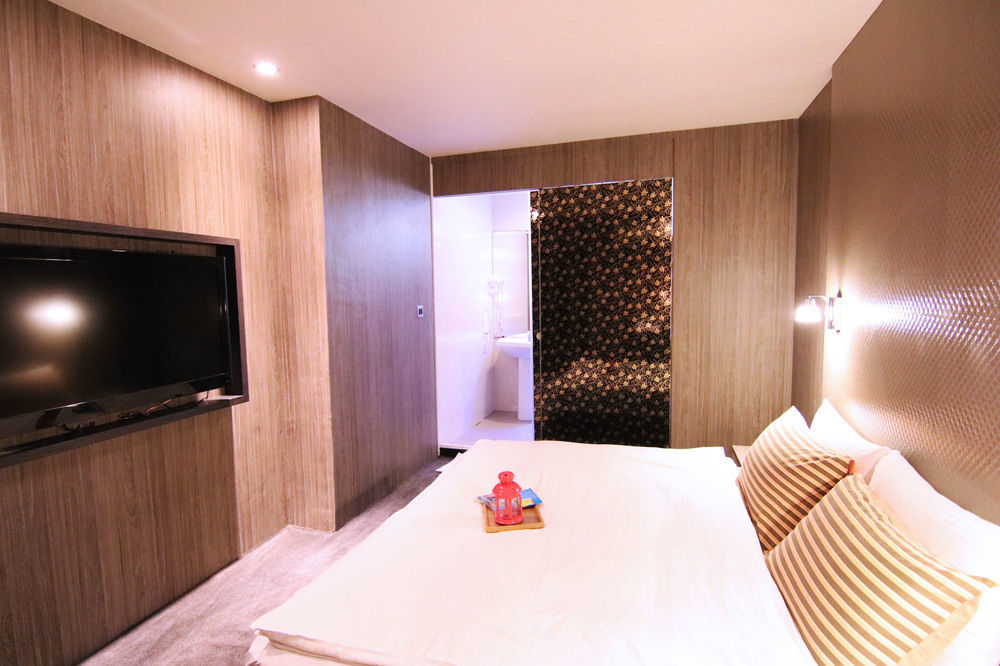 Ximen 101 - S Hotel Taipei Bagian luar foto