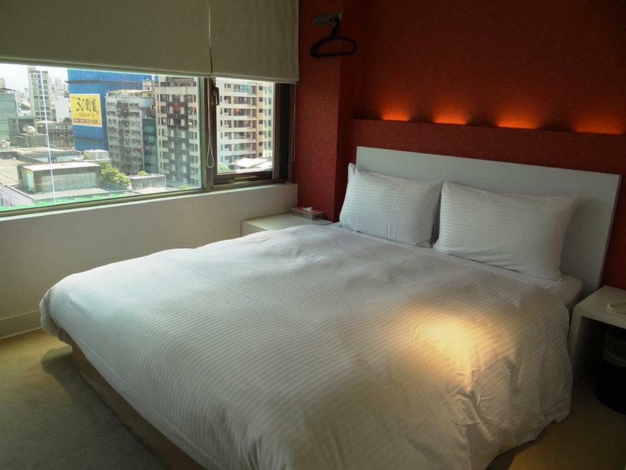 Ximen 101 - S Hotel Taipei Bagian luar foto